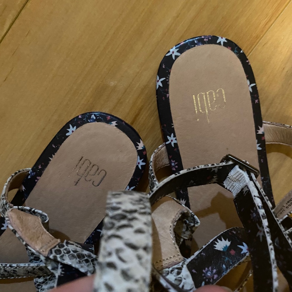 Cabi Athena Snakeskin Print Sandals—9M - Picture 3 of 4